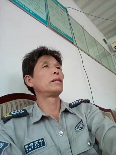 卧窗听雨的第一张照片--周宁交友网