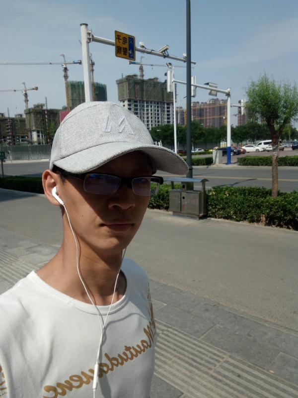 挥一挥手什么都没有的第一张照片--周宁交友网