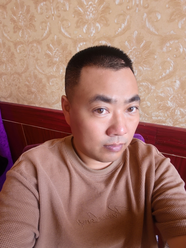 擦亮眼睛向前看的第一张照片--周宁交友网