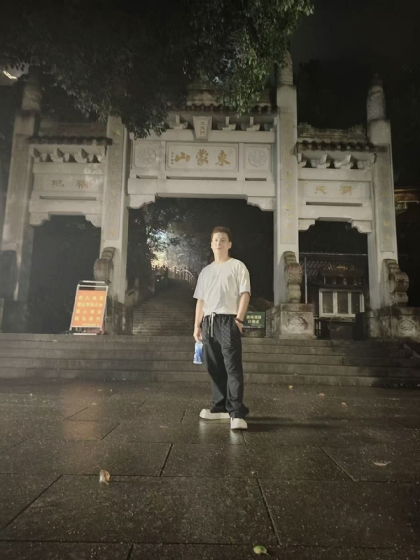 慕晨的第一张照片--周宁交友网